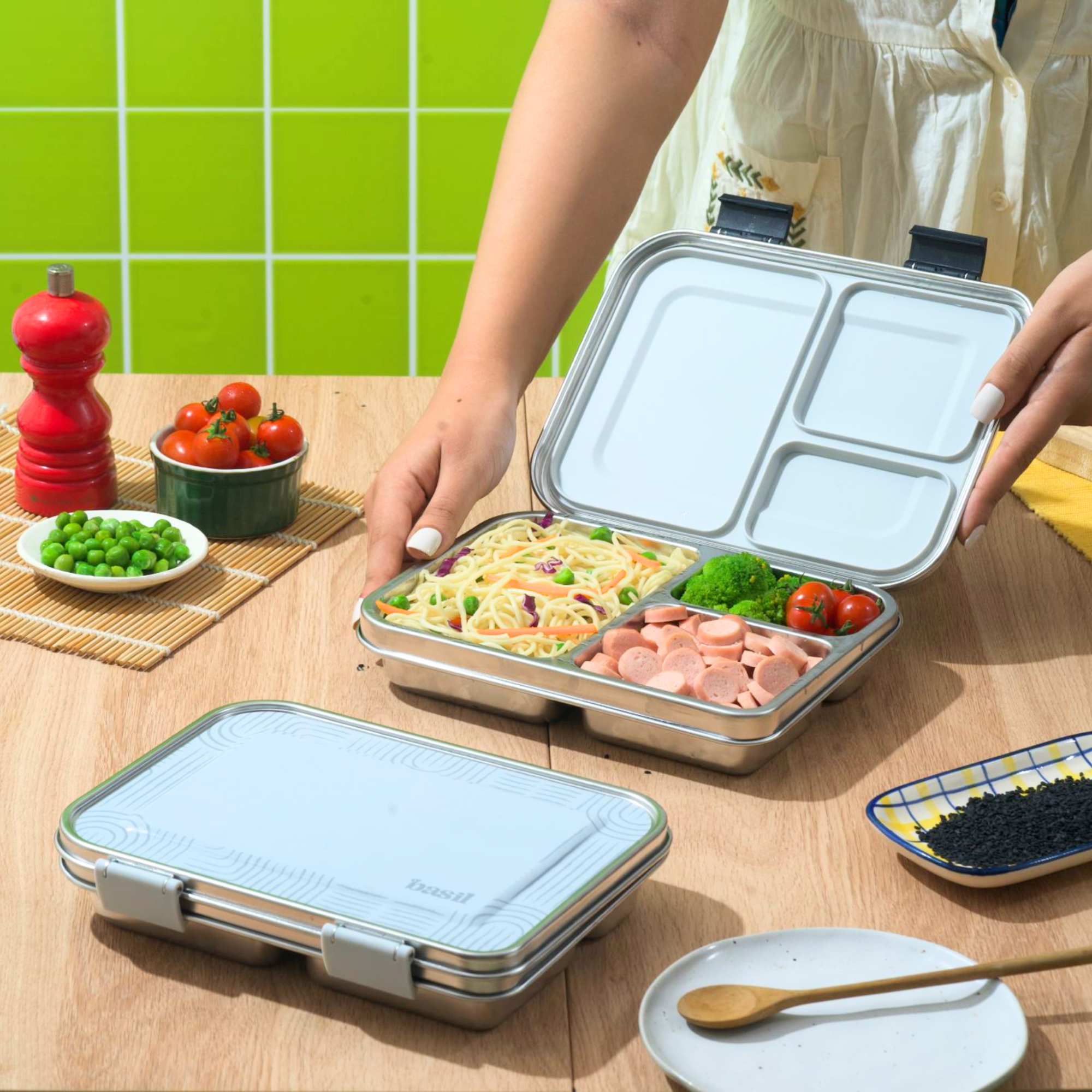 3 Compartment Easy open-close Lunchbox - Grey Classic